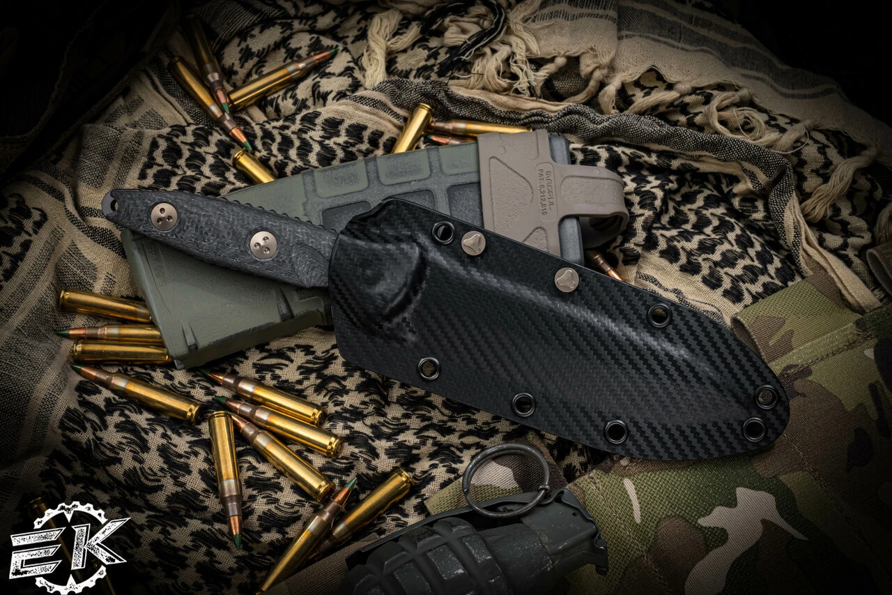 Microtech Socom Alpha Carbon Fiber Fixed Blade Knife 5.0" DLC Tanto 114-1DLCCFS 6 Microtech Socom Alpha Carbon Fiber Fixed Blade Knife 5.0" DLC Tanto 114-1DLCCFS - Image 4