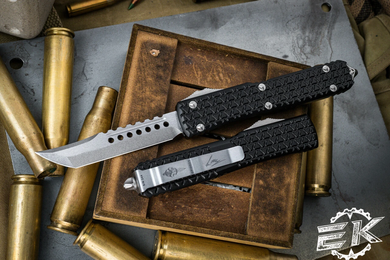 Microtech Ultratech Tri-Grip Hellhound OTF Automatic Knife Blasted Hardware 3.4" Stonewash 119T-10EKS (EKnives EKclusive) 3 Microtech Ultratech Tri-Grip Hellhound OTF Automatic Knife Blasted Hardware 3.4" Stonewash 119T-10EKS (EKnives EKclusive)