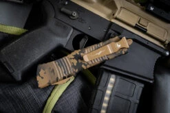 Microtech Combat Troodon Coyote Tan Camo Cerakote OTF Automatic Knife 3.8" Tan Camo Dagger Serrated 142-3CCS 8 Microtech Combat Troodon Coyote Tan Camo Cerakote OTF Automatic Knife 3.8" Tan Camo Dagger Serrated 142-3CCS -Southern Blades Combat Troodon Coyote Camo Closed 2 76378.1661299071