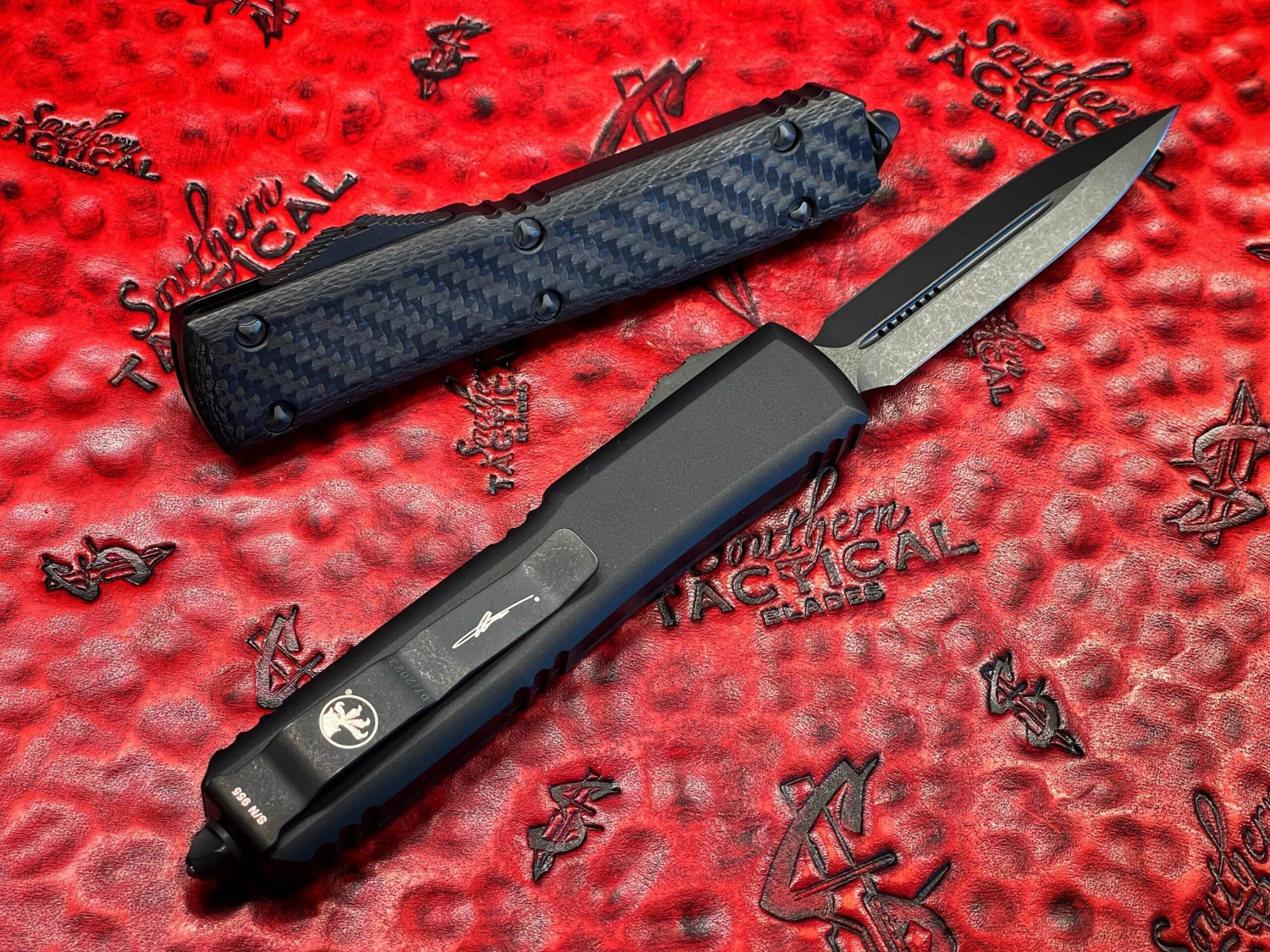 Microtech Ultratech Double Edge DLC Tactical Standard DLC Accents Carbon Fiber Top 4 Microtech Ultratech Double Edge DLC Tactical Standard DLC Accents Carbon Fiber Top - Image 2