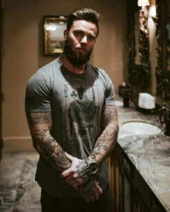 Microtech King Card Tee Shirt SS Crew Unisex 7 Microtech King Card Tee Shirt SS Crew Unisex -Southern Blades KingCard2 1080x 43935.1652056800