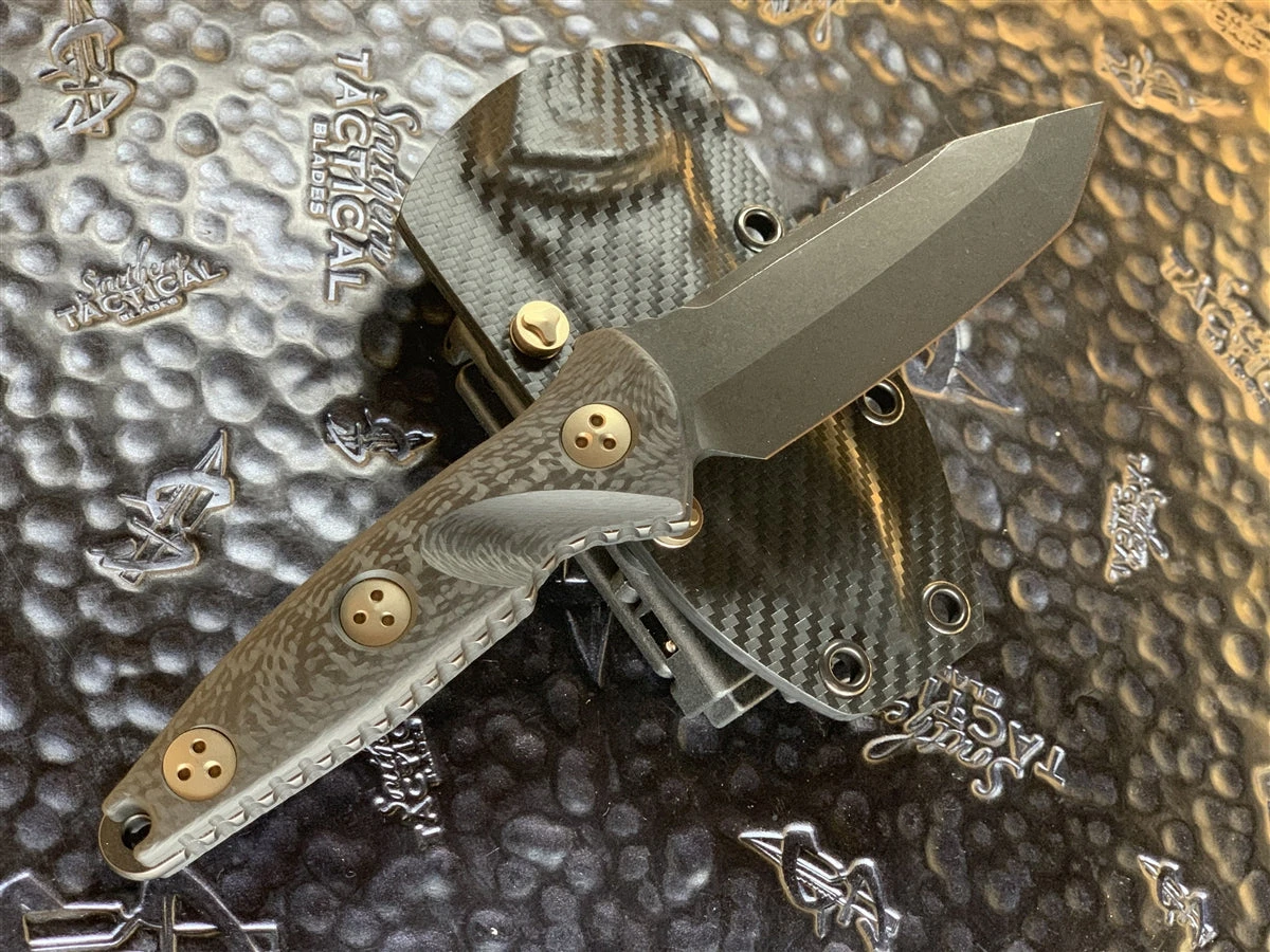 Microtech Socom Alpha Mini Tanto Edge DLC W/ Carbon Fiber Scales Signature Series 4 Microtech Socom Alpha Mini Tanto Edge DLC W/ Carbon Fiber Scales Signature Series - Image 2