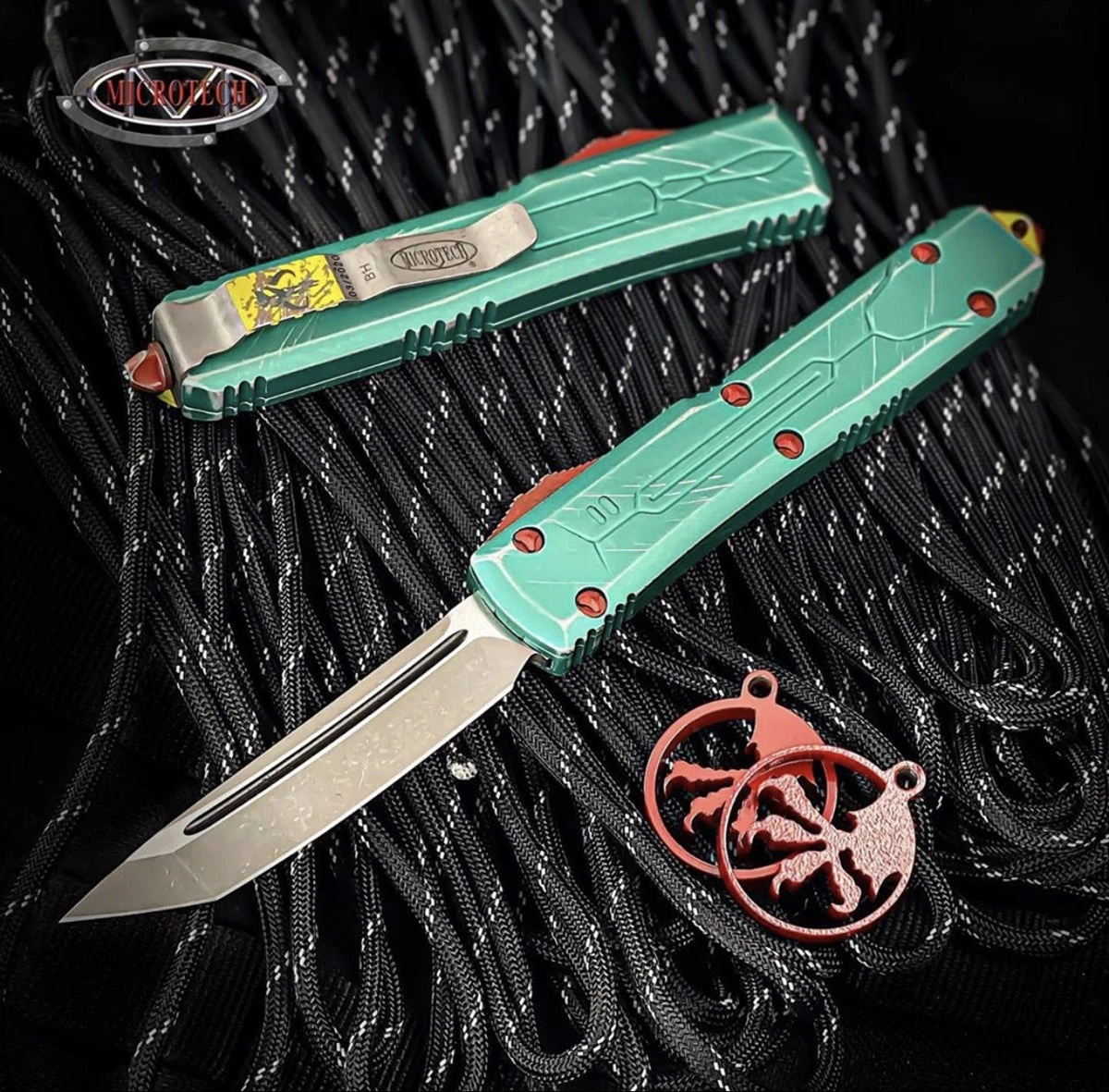 Microtech Ultratech Bounty Hunter OTF Automatic Knife Tanto Standard 3 Microtech Ultratech Bounty Hunter OTF Automatic Knife Tanto Standard