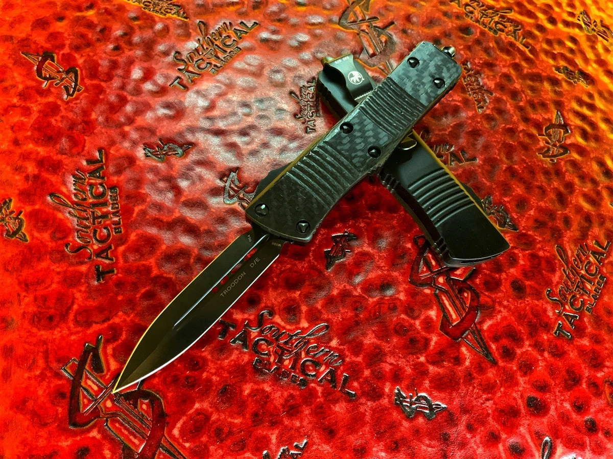 Microtech Troodon Double Edge Standard DLC Carbon Fiber Tactical Signature Series 3 Microtech Troodon Double Edge Standard DLC Carbon Fiber Tactical Signature Series