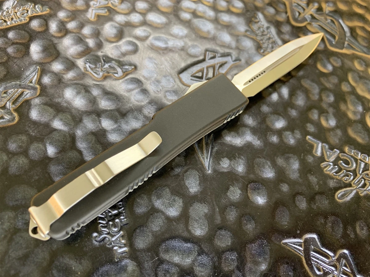 Microtech UTX-70 Double Edge Satin Standard, Platinum Carbon Fiber Top. 4 Microtech UTX-70 Double Edge Satin Standard, Platinum Carbon Fiber Top. - Image 2