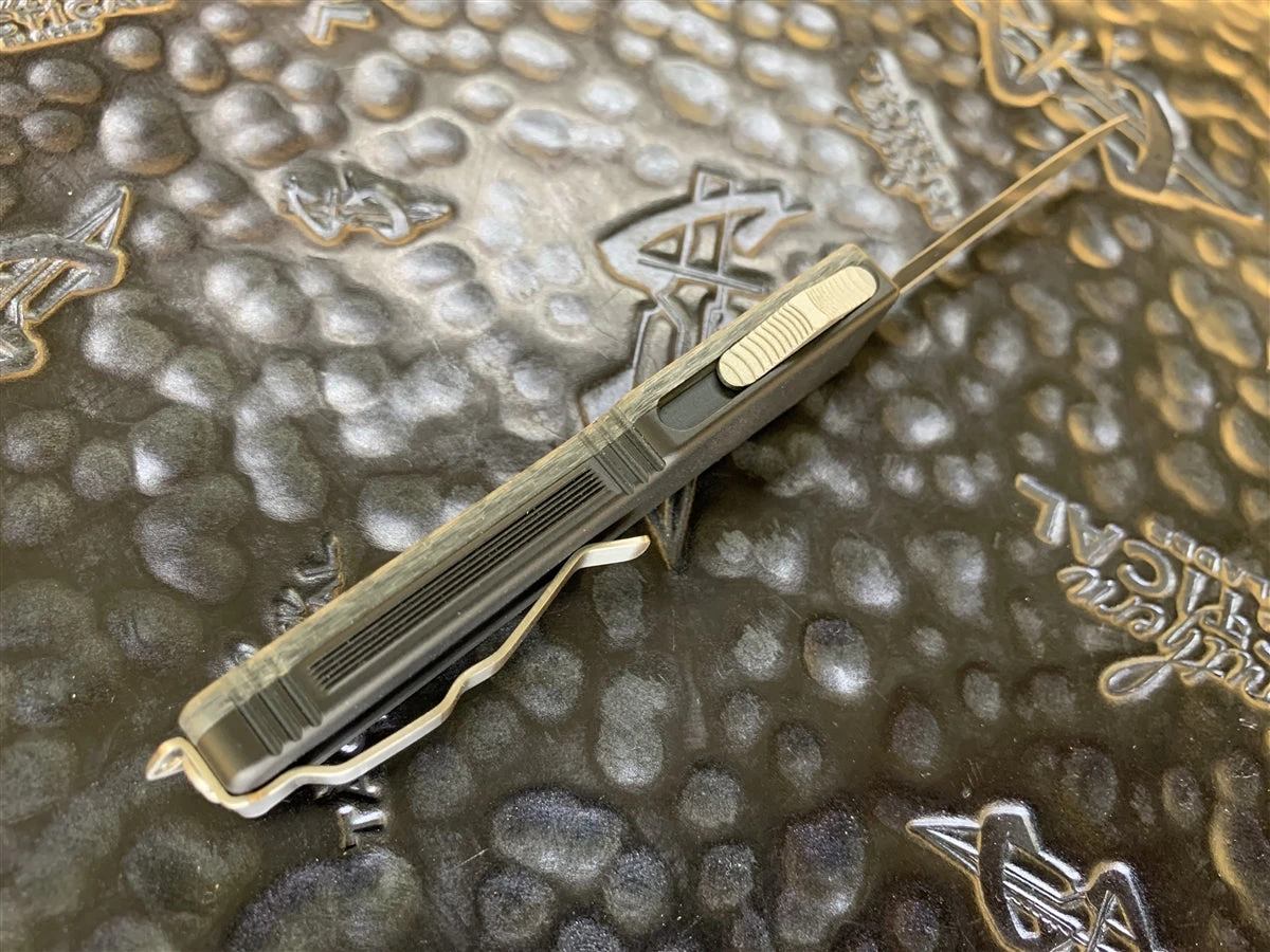 Microtech UTX-70 Double Edge Satin Standard, Platinum Carbon Fiber Top. 5 Microtech UTX-70 Double Edge Satin Standard, Platinum Carbon Fiber Top. - Image 3