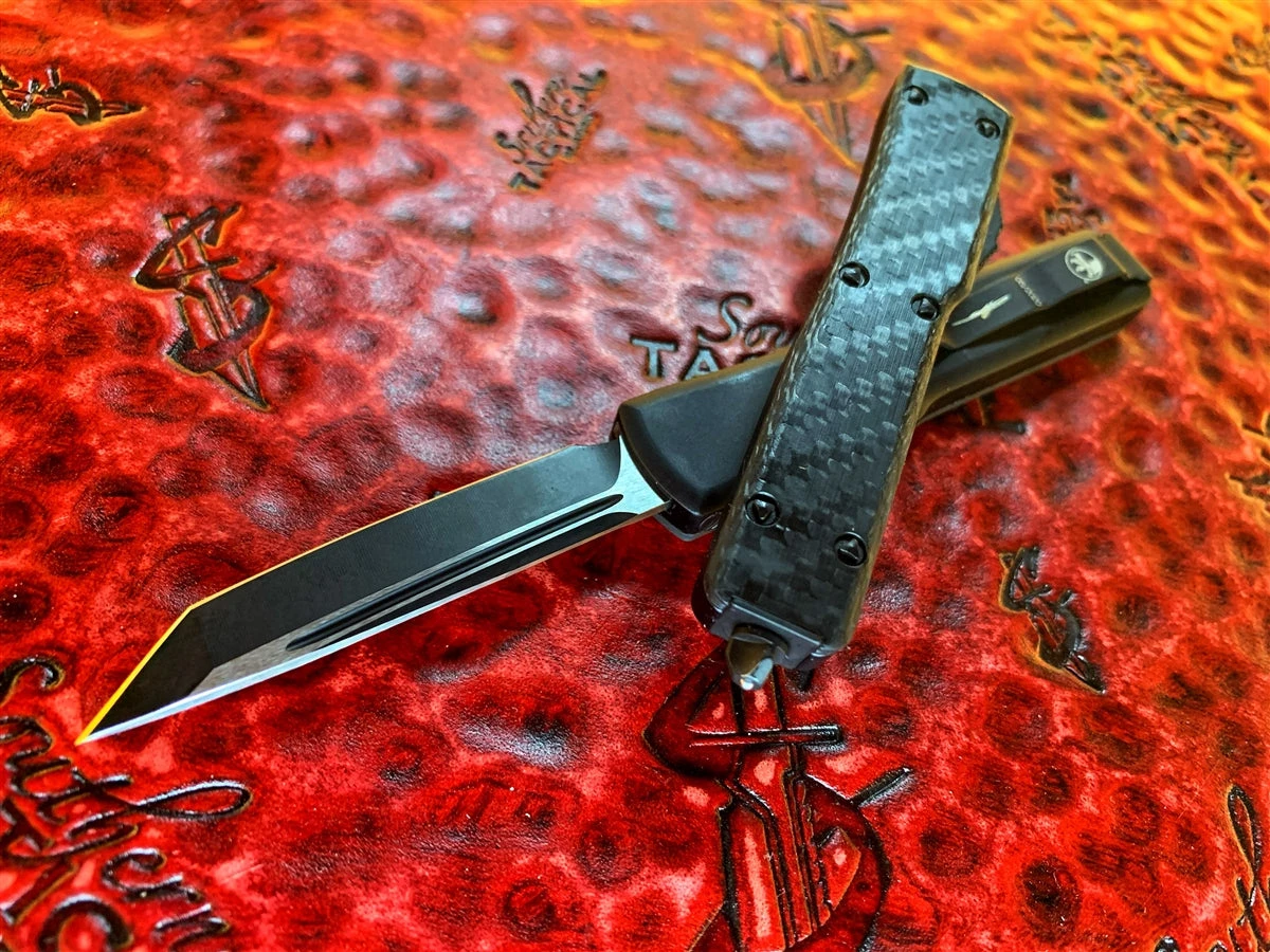 Microtech UTX-70 Tanto Edge Black Standard Carbon Fiber Signature Series 5 Microtech UTX-70 Tanto Edge Black Standard Carbon Fiber Signature Series - Image 3