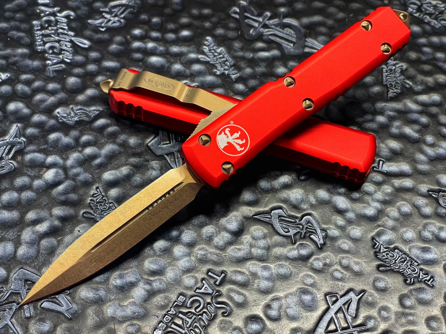 Microtech Ultratech Double Edge Bronzed Standard Red 3 Microtech Ultratech Double Edge Bronzed Standard Red