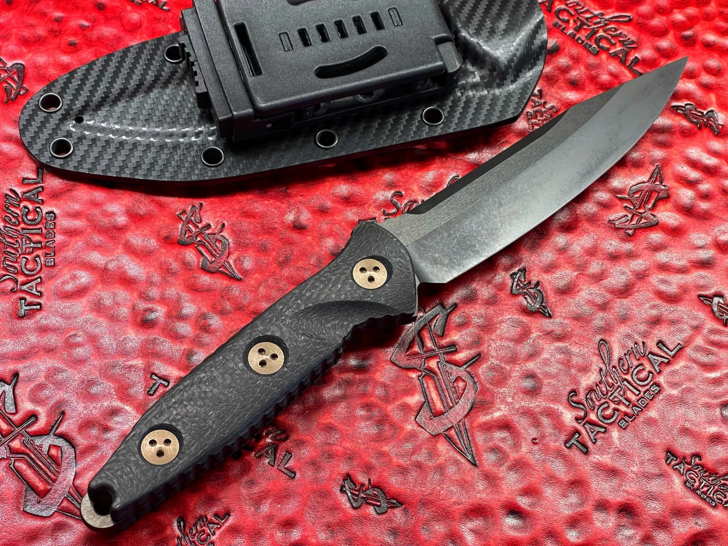 Microtech Socom Alpha Single Edge DLC Carbon Fiber Signature Series 4 Microtech Socom Alpha Single Edge DLC Carbon Fiber Signature Series - Image 2