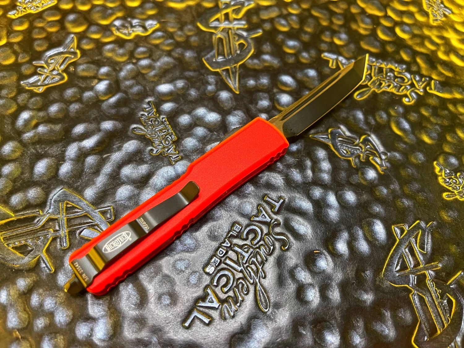 Microtech UTX-70 OTF Automatic Knife Tanto Edge Standard Red 4 Microtech UTX-70 OTF Automatic Knife Tanto Edge Standard Red - Image 2