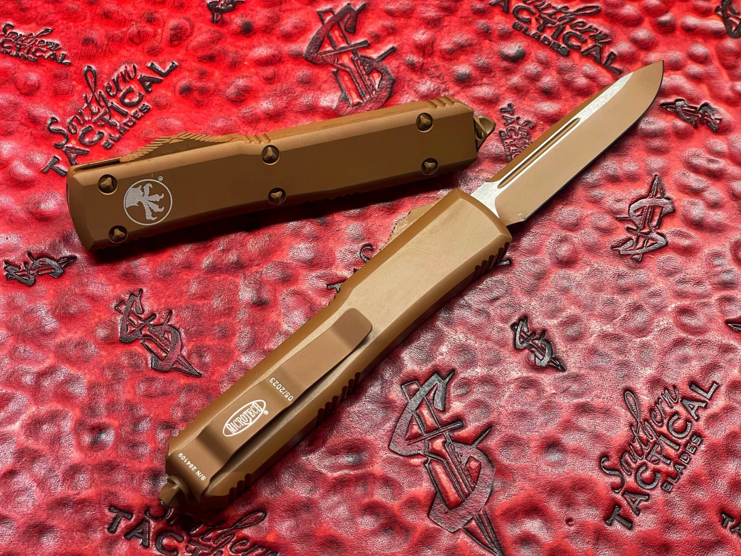 Microtech Ultratech Single Edge Cerakote Tan Standard OTF Knife 4 Microtech Ultratech Single Edge Cerakote Tan Standard OTF Knife - Image 2