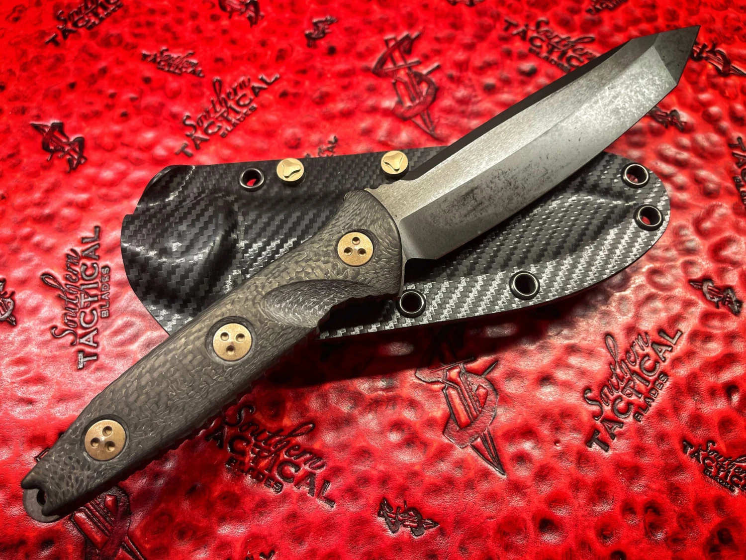 Microtech Socom Alpha Tanto DLC Carbon Fiber Signature Series Knife 4 Microtech Socom Alpha Tanto DLC Carbon Fiber Signature Series Knife - Image 2