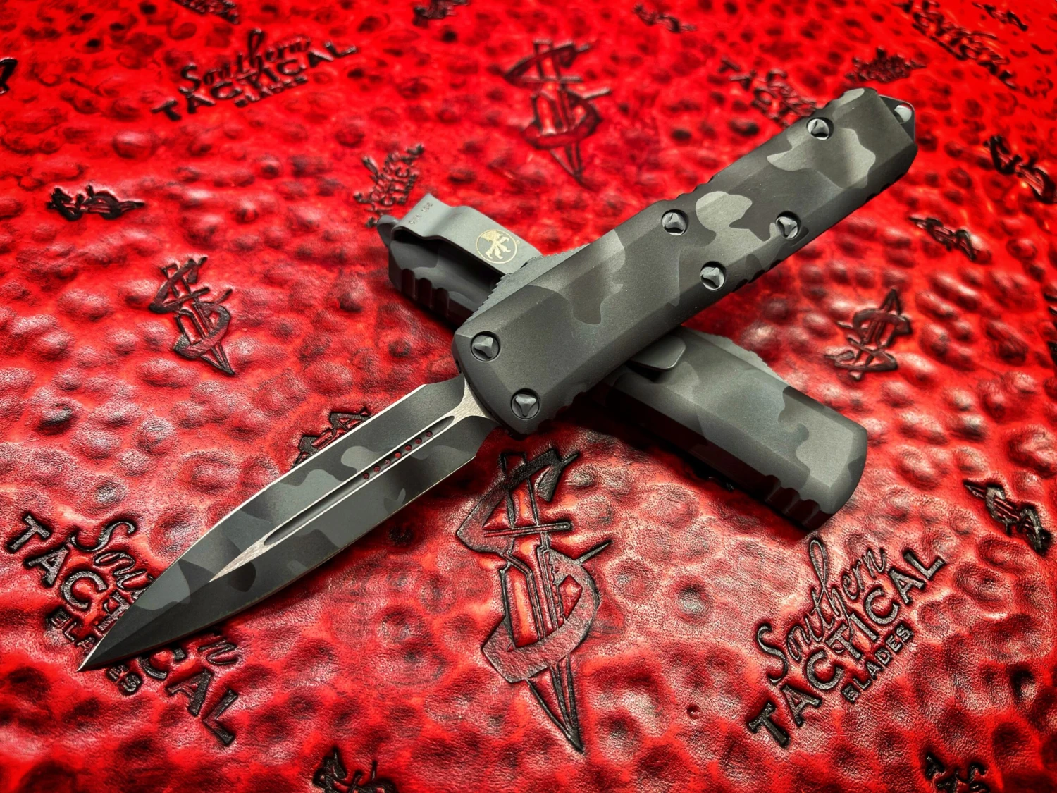 Microtech UTX-85 Double Edge Standard Urban Camo Signature Series 3 Microtech UTX-85 Double Edge Standard Urban Camo Signature Series