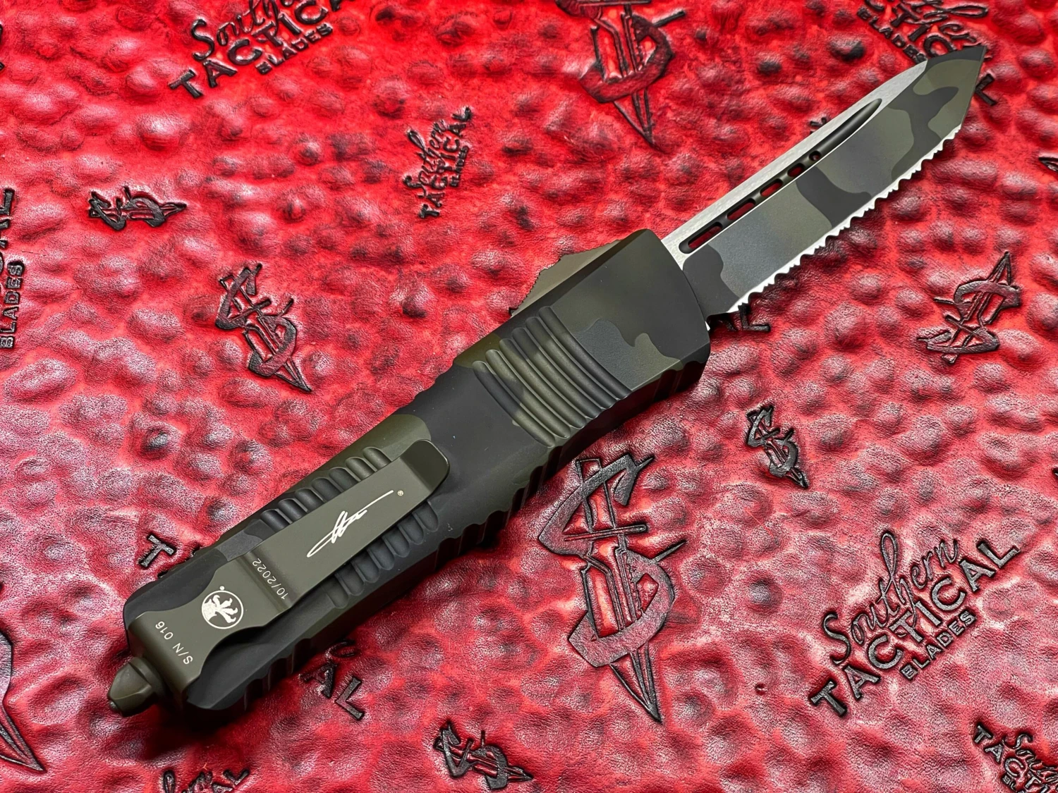 Microtech Combat Troodon OTF Automatic Knife Tanto Full Serrated OD Green Camouflage Cerakote Signature Series 4 Microtech Combat Troodon OTF Automatic Knife Tanto Full Serrated OD Green Camouflage Cerakote Signature Series - Image 2
