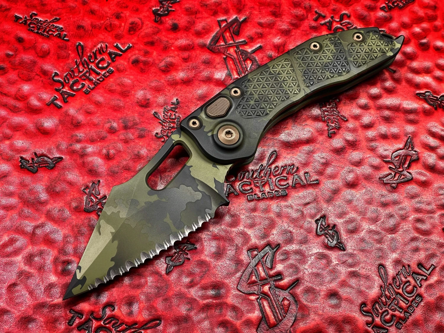 Microtech Stitch Auto Knife Single Edge Signature Series Olive Camo Full Serrated Microtech Borka Collaboration 3 Microtech Stitch Auto Knife Single Edge Signature Series Olive Camo Full Serrated Microtech Borka Collaboration