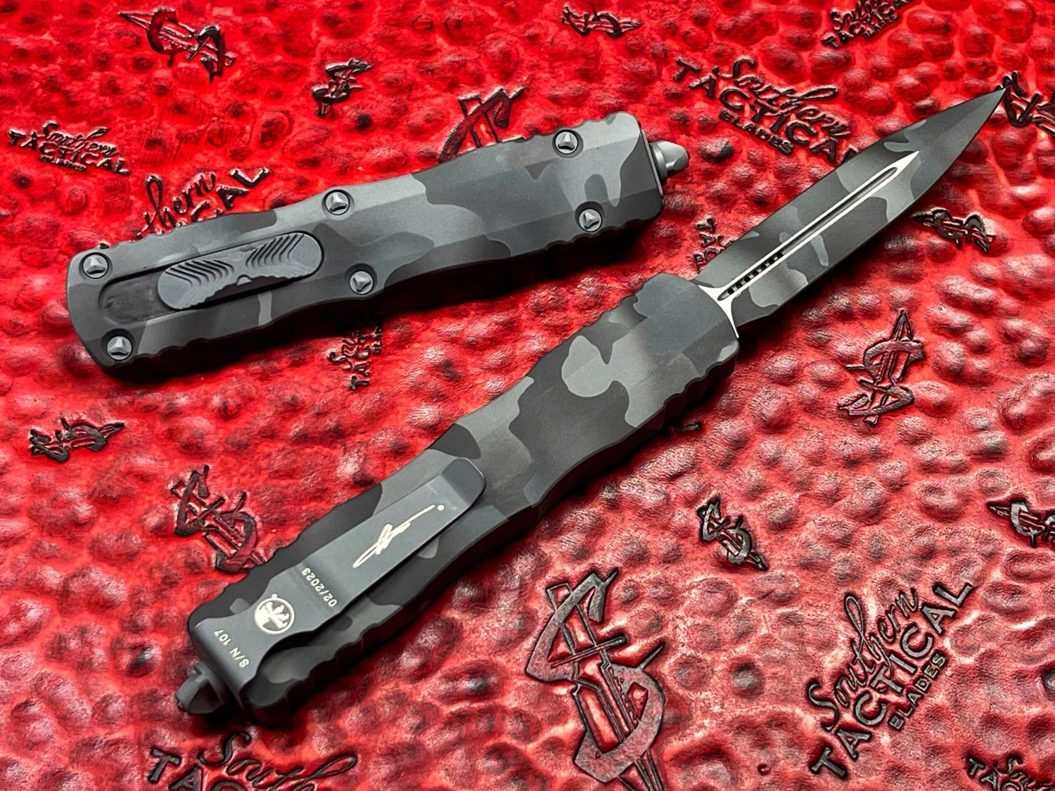 Microtech Dirac Delta Double Edge Cerakote Urban Camo Standard Signature Series 4 Microtech Dirac Delta Double Edge Cerakote Urban Camo Standard Signature Series - Image 2