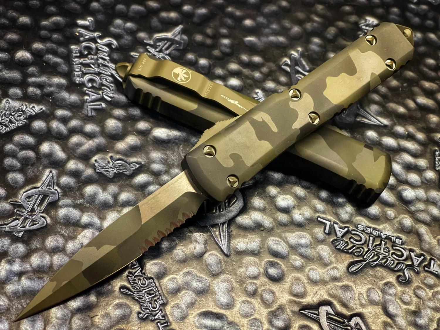 Microtech Ultratech Bayonet Part Serrated Olive Camo Standard OTF Knife 3 Microtech Ultratech Bayonet Part Serrated Olive Camo Standard OTF Knife