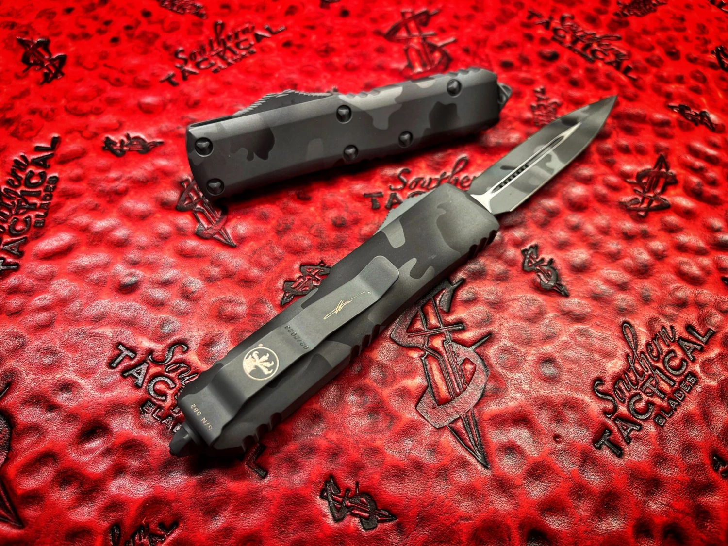 Microtech UTX-85 Double Edge Standard Urban Camo Signature Series 4 Microtech UTX-85 Double Edge Standard Urban Camo Signature Series - Image 2