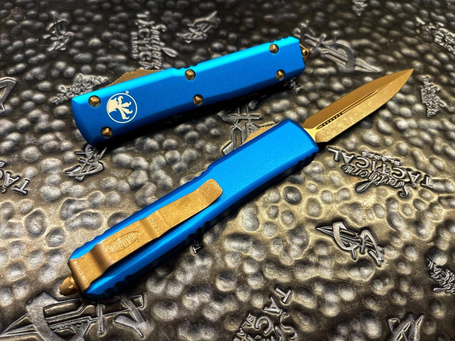 Microtech Ultratech Double Edge Bronzed Apocalyptic Standard Blue 4 Microtech Ultratech Double Edge Bronzed Apocalyptic Standard Blue - Image 2